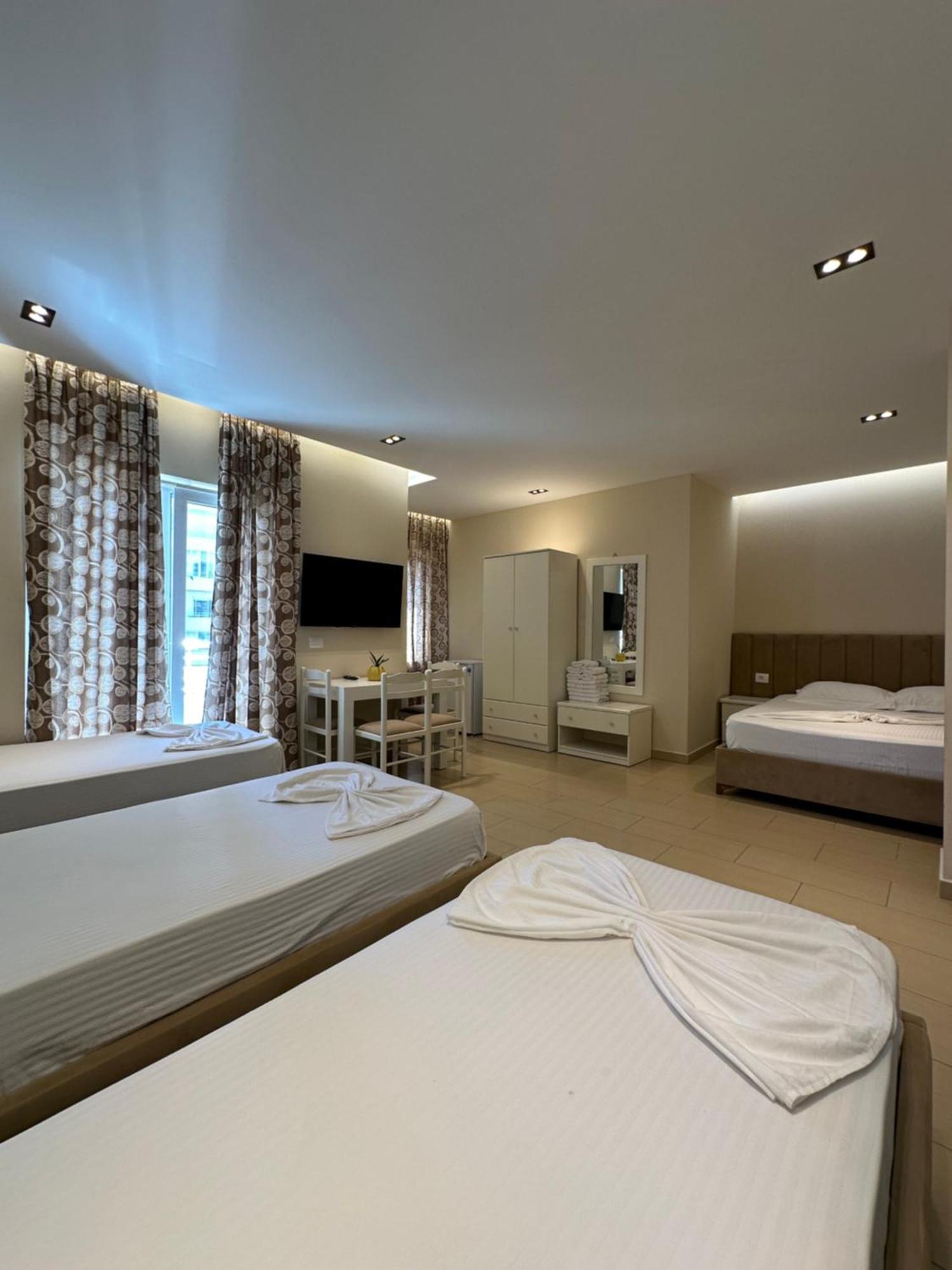 Hotel Vila Mare Дуррес Экстерьер фото