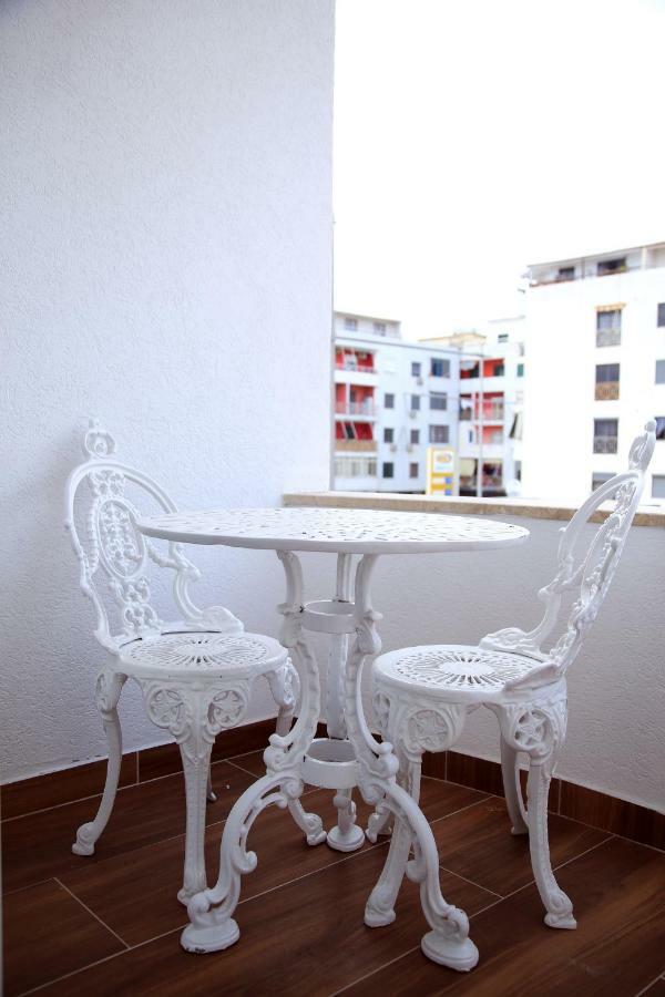 Hotel Vila Mare Дуррес Экстерьер фото